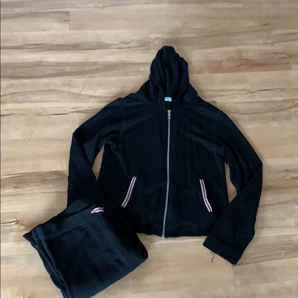 Valarie Stevens Casual Travel Outfit